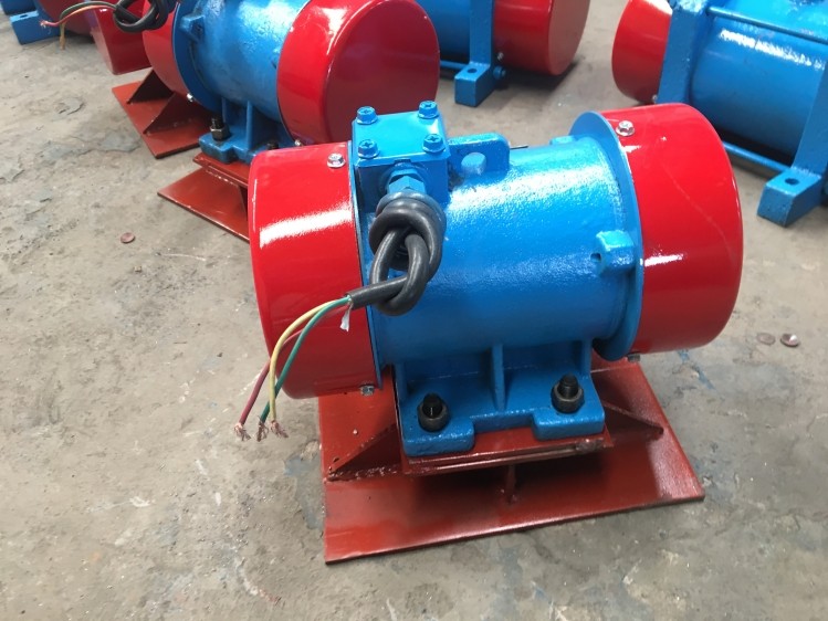 如何通過聲音判斷倉壁振動器產生的故障？